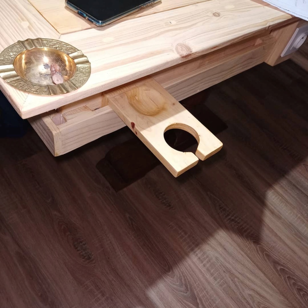 Un peuu de menuiserie dans ce monde de guerre 110