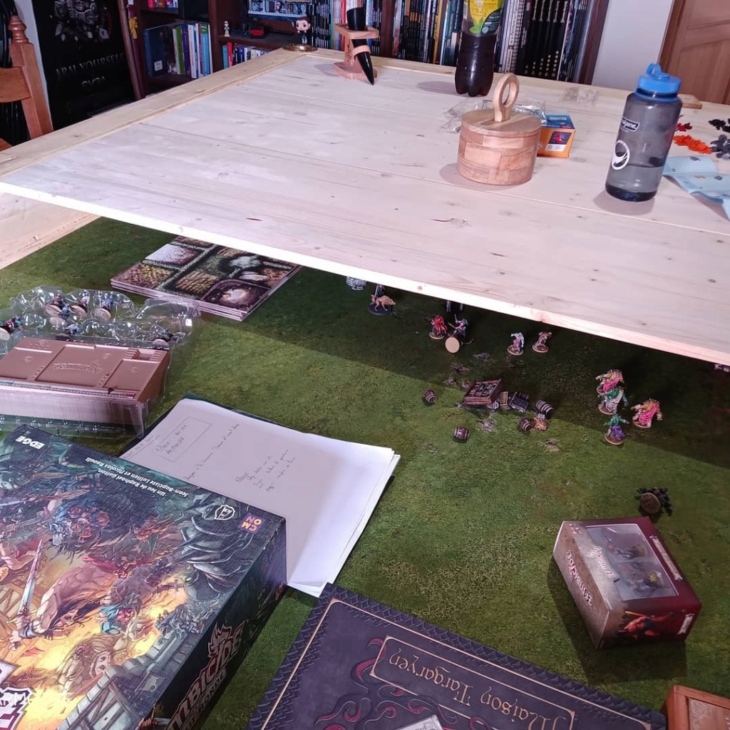 Un peuu de menuiserie dans ce monde de guerre 912