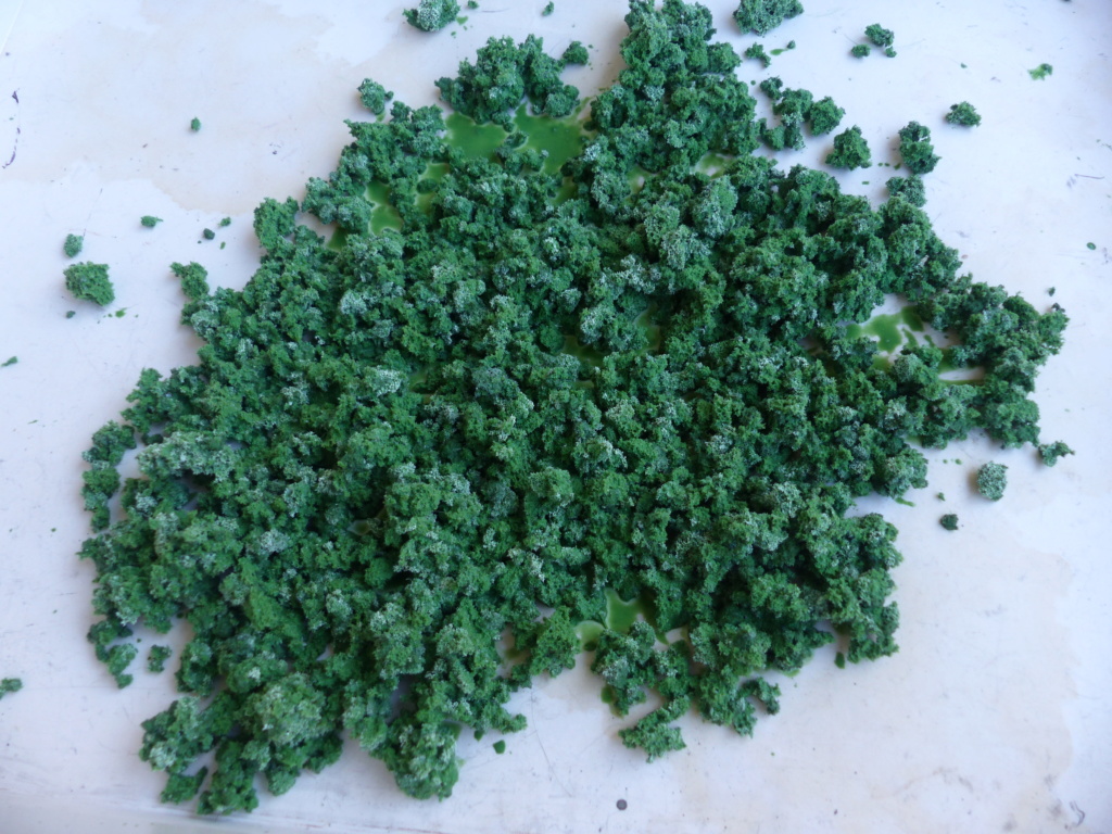 Fabriquer soi-même sa mousse synthétique (soclage, arbres) P1040714